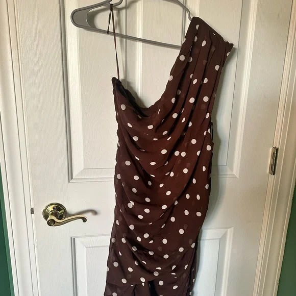 Abercrombie & Fitch Brown One-Shoulder Polka Dot Dress - Picture 2 of 4
